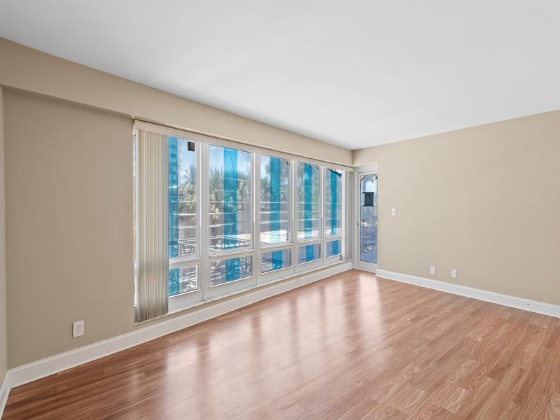 Image 15 of 39 For 4100 Galt Ocean Drive  109