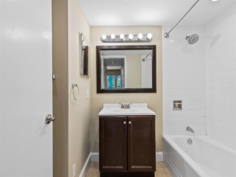 Image 19 of 39 For 4100 Galt Ocean Drive  109