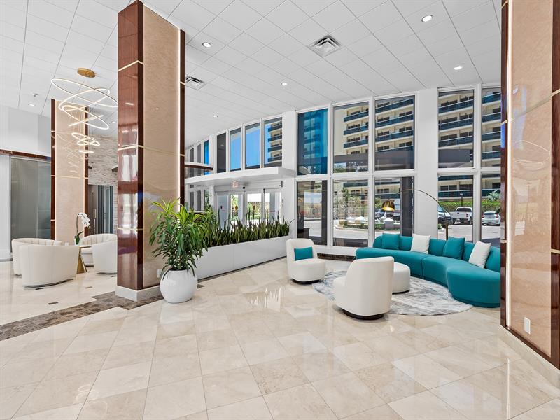 Image 21 of 39 For 4100 Galt Ocean Drive  109