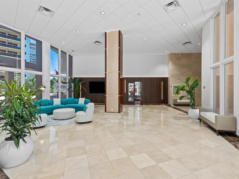 Image 24 of 39 For 4100 Galt Ocean Drive  109