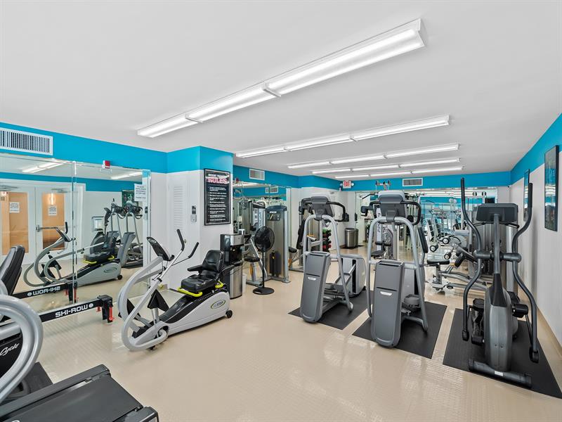 Image 28 of 39 For 4100 Galt Ocean Drive  109