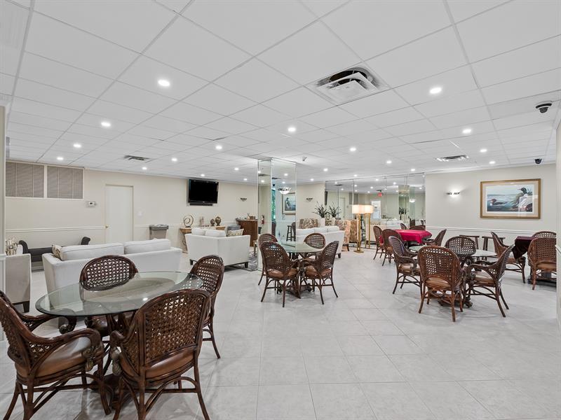 Image 33 of 39 For 4100 Galt Ocean Drive  109