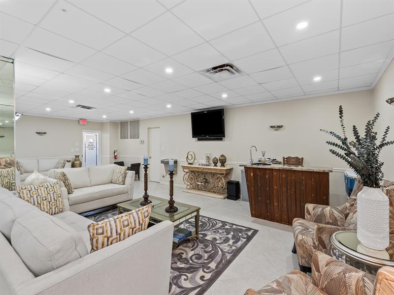 Image 34 of 39 For 4100 Galt Ocean Drive  109