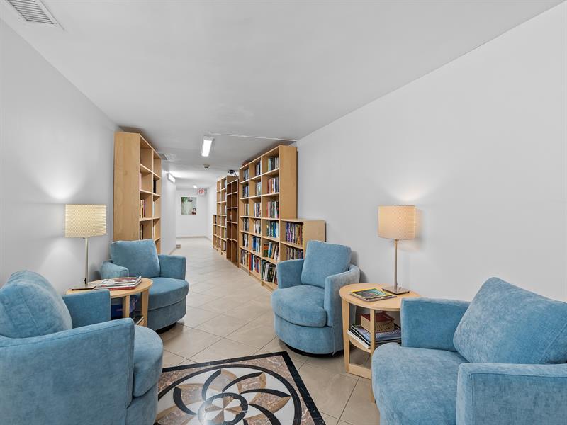 Image 38 of 39 For 4100 Galt Ocean Drive  109