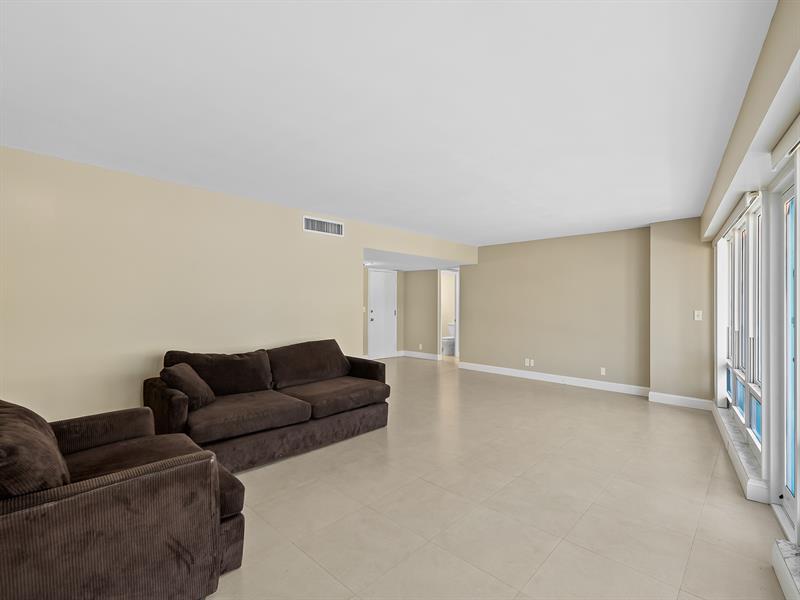 Image 6 of 39 For 4100 Galt Ocean Drive  109