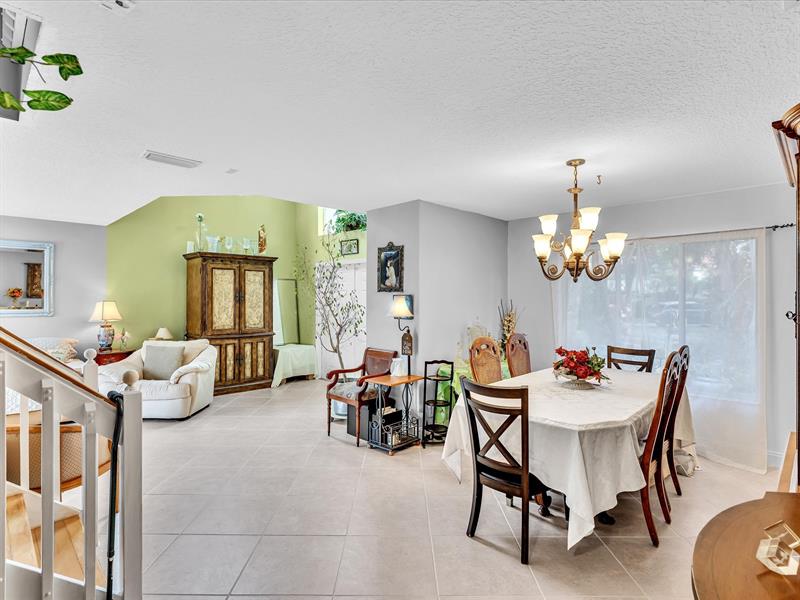 Image 17 of 99 For 11240 Reveille Rd