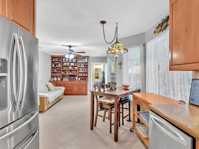 Image 21 of 99 For 11240 Reveille Rd