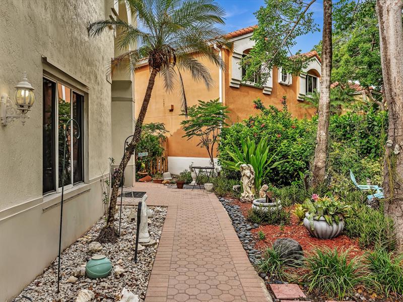 Image 4 of 99 For 11240 Reveille Rd