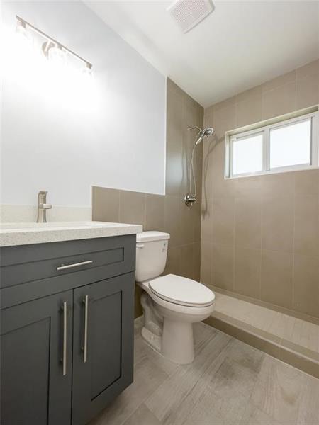 Image 15 of 18 For 831 7th St  