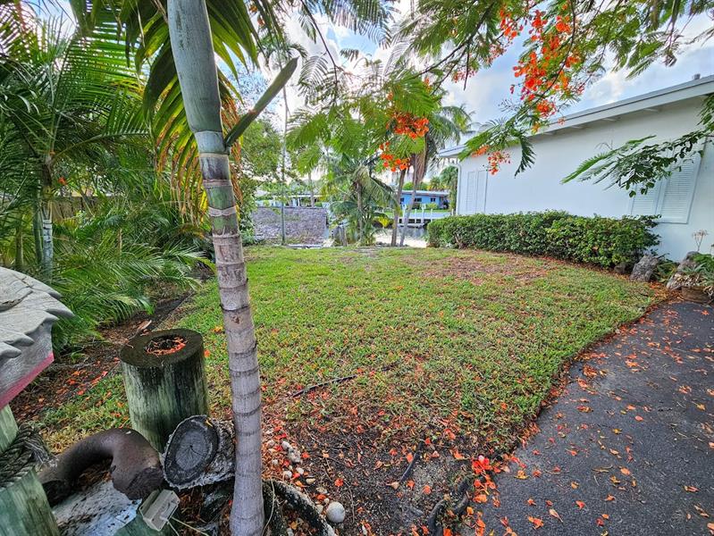 Image 10 of 79 For 817 5th St  