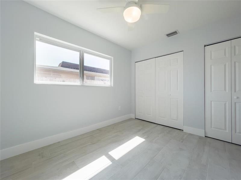 Image 10 of 29 For 833 7th St  