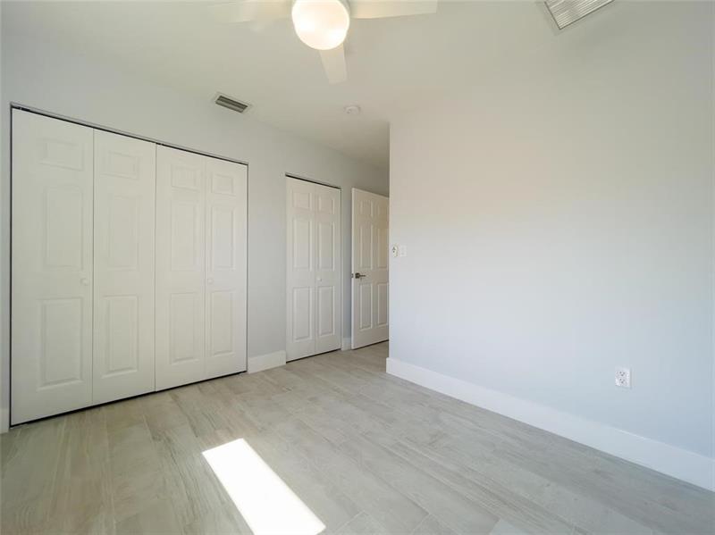 Image 11 of 29 For 833 7th St  