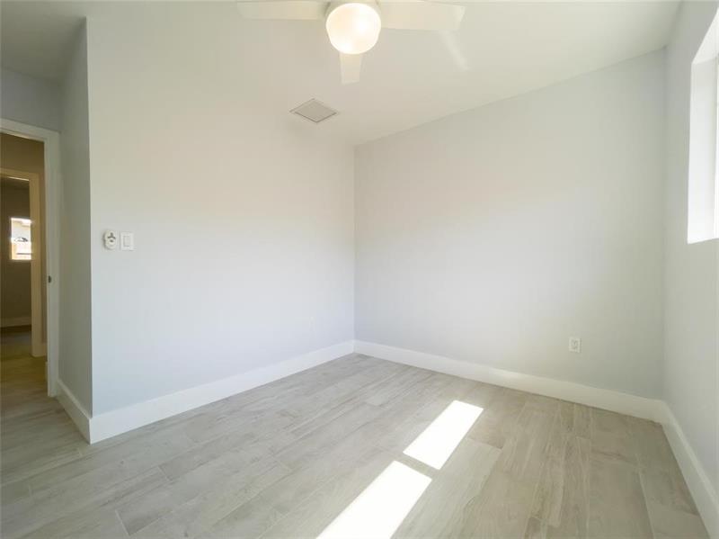 Image 12 of 29 For 833 7th St  