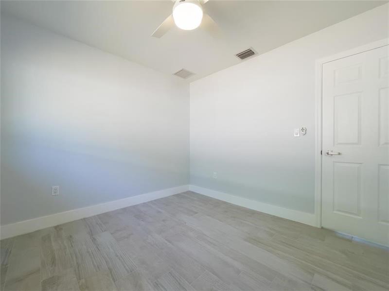 Image 14 of 29 For 833 7th St  