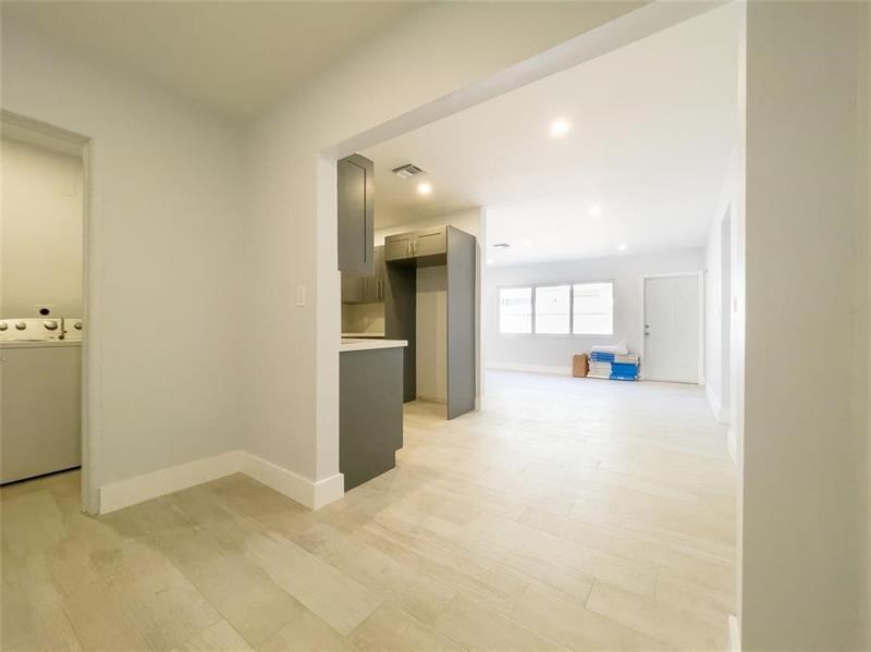 Image 20 of 29 For 833 7th St  