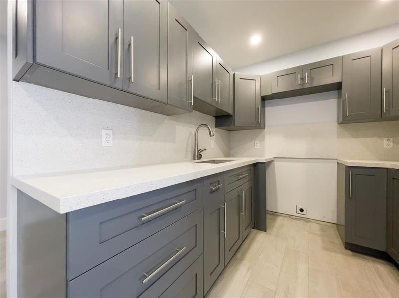 Image 22 of 29 For 833 7th St  