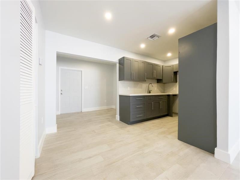 Image 24 of 29 For 833 7th St  
