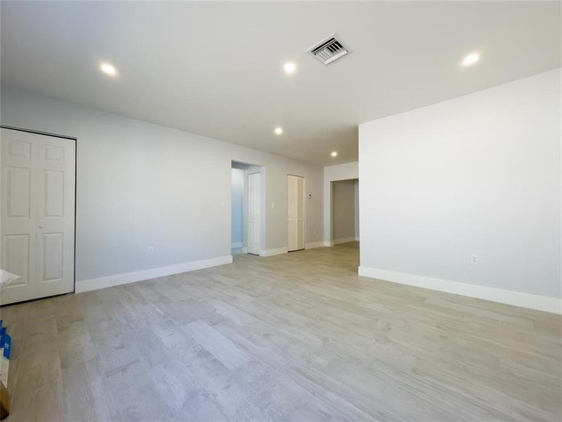Image 25 of 29 For 833 7th St  