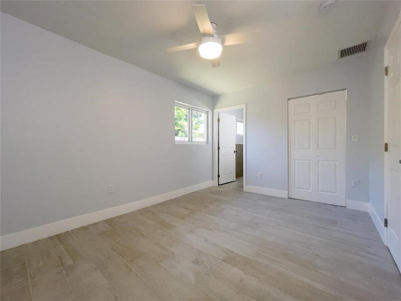 Image 7 of 29 For 833 7th St  
