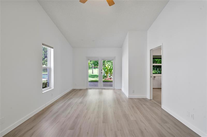 Image 23 of 77 For 9101 Southern Orchard Rd