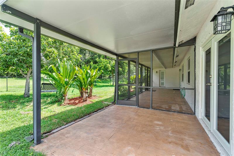 Image 43 of 77 For 9101 Southern Orchard Rd
