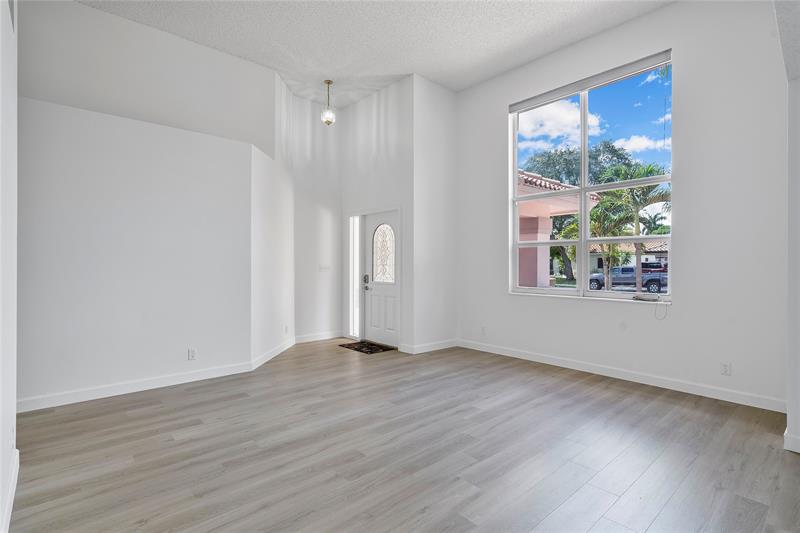 Image 6 of 77 For 9101 Southern Orchard Rd