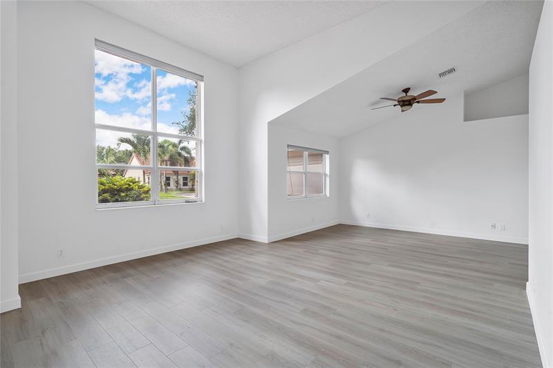 Image 7 of 77 For 9101 Southern Orchard Rd