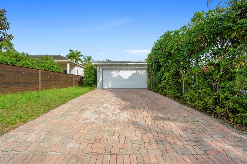 Image 10 of 51 For 1336 Funston St