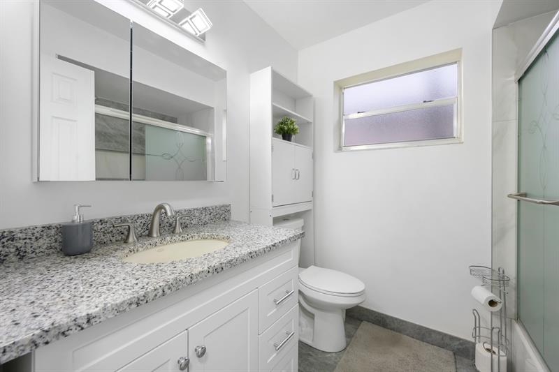 Image 26 of 51 For 1336 Funston St