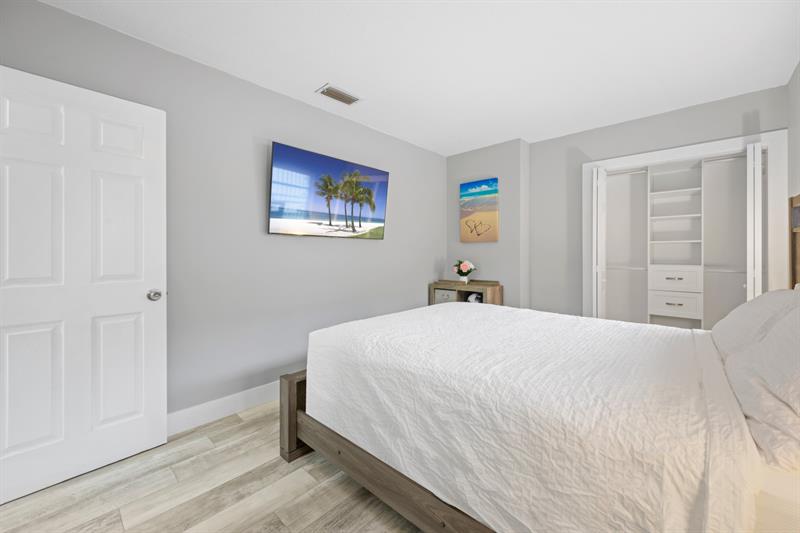 Image 28 of 51 For 1336 Funston St