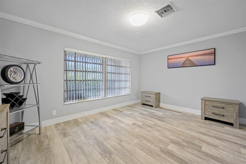 Image 33 of 51 For 1336 Funston St