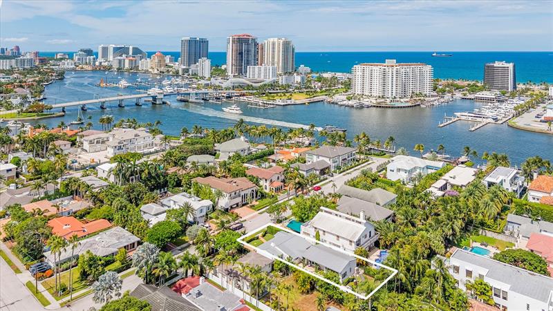 Details for 2612 Alamanda Ct, Fort Lauderdale, FL 33301