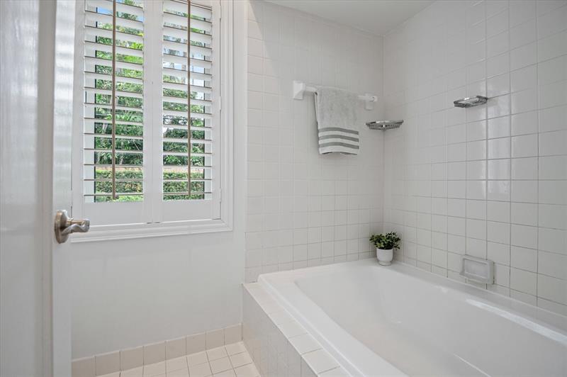 Image 13 of 25 For 2612 Alamanda Ct