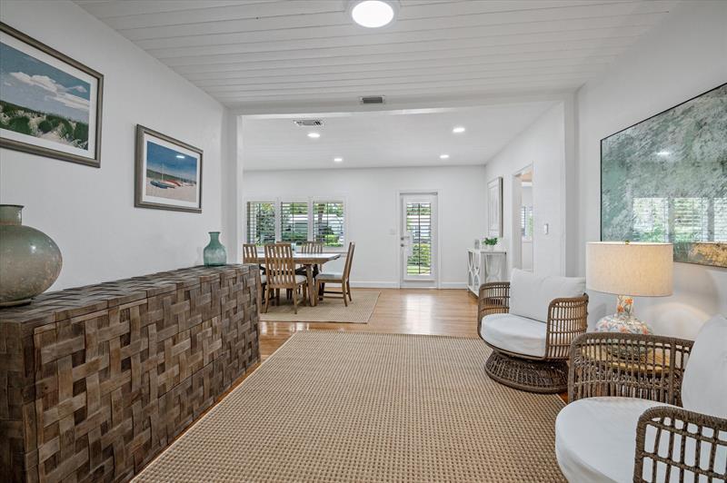 Image 7 of 25 For 2612 Alamanda Ct