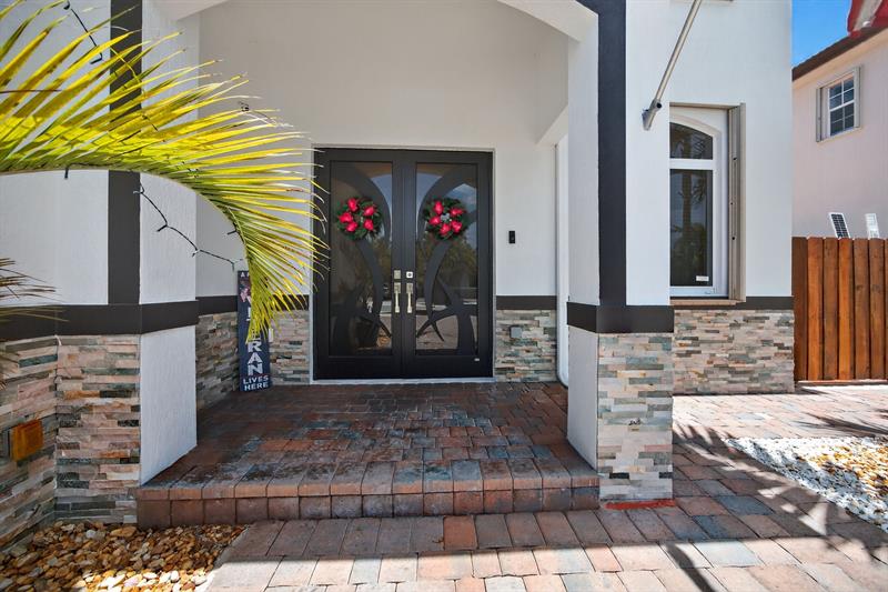 Image 11 of 55 For 18203 152nd Pl