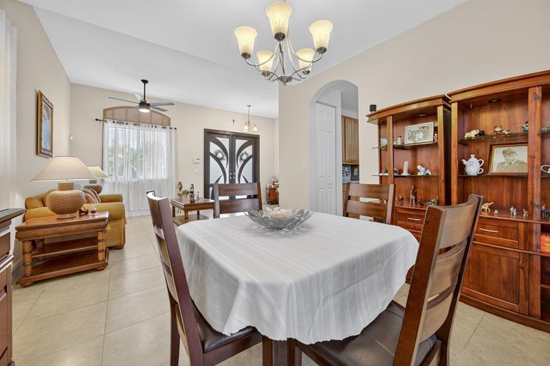 Image 16 of 55 For 18203 152nd Pl