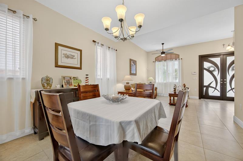 Image 17 of 55 For 18203 152nd Pl