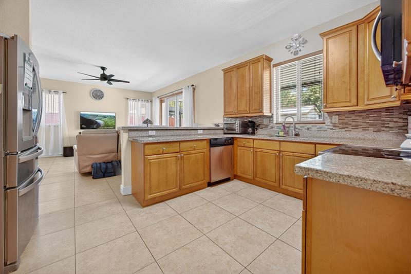 Image 18 of 55 For 18203 152nd Pl