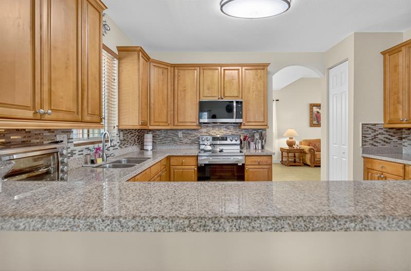 Image 23 of 55 For 18203 152nd Pl