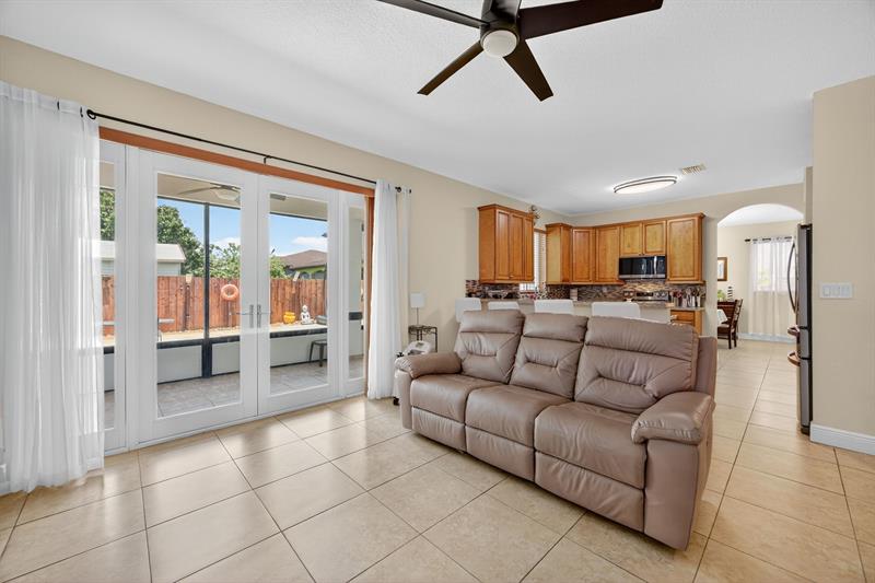 Image 25 of 55 For 18203 152nd Pl