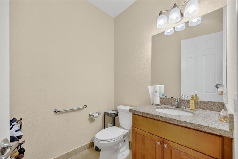 Image 26 of 55 For 18203 152nd Pl