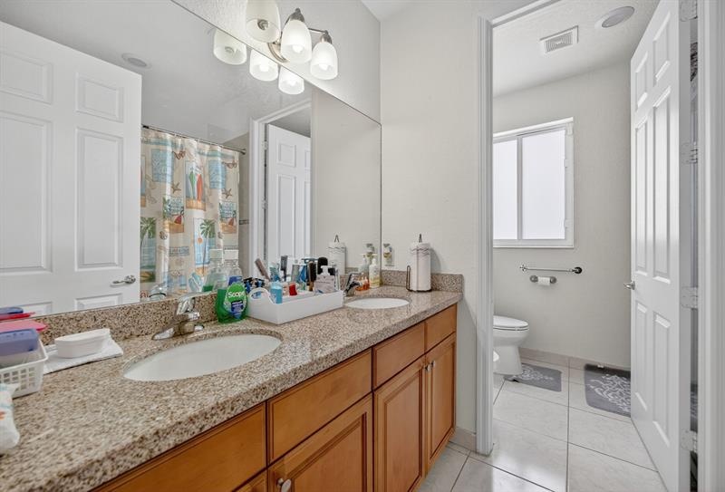 Image 31 of 55 For 18203 152nd Pl