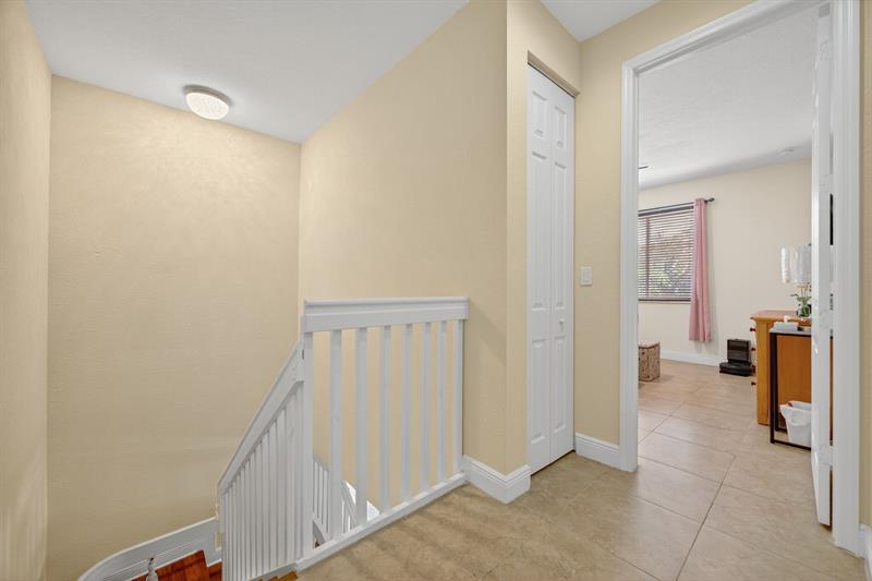 Image 36 of 55 For 18203 152nd Pl