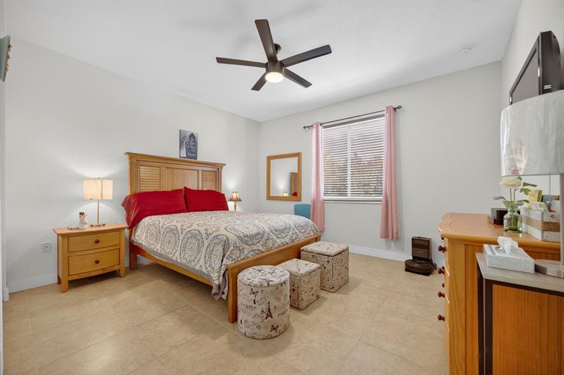 Image 37 of 55 For 18203 152nd Pl