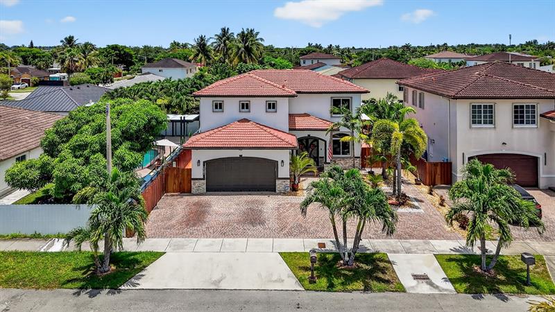 Image 4 of 55 For 18203 152nd Pl