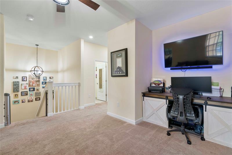 Image 18 of 44 For 5612 58th Ln