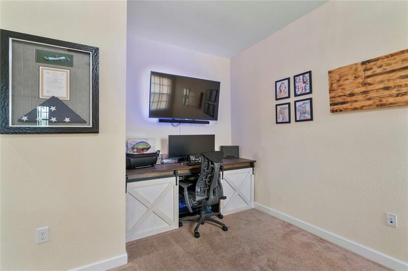 Image 19 of 44 For 5612 58th Ln