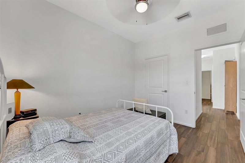 Image 21 of 35 For 4029 11th St  4029