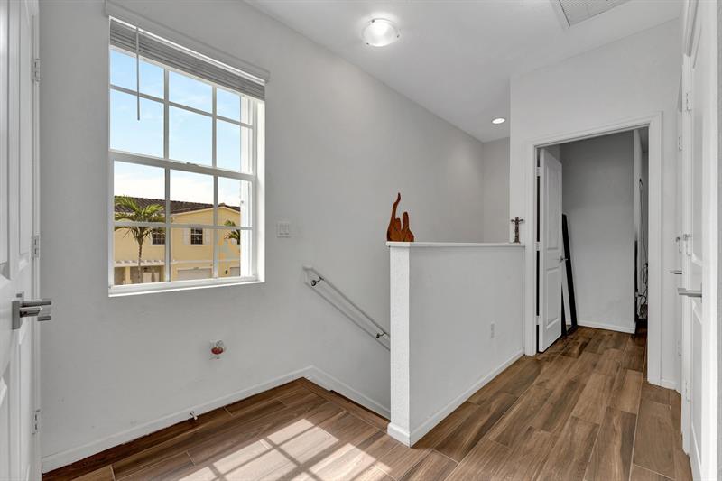 Image 23 of 35 For 4029 11th St  4029