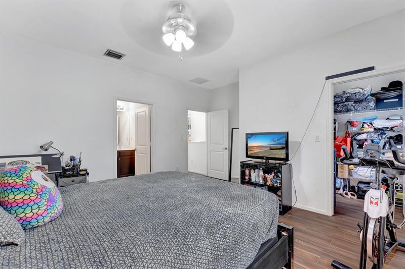 Image 25 of 35 For 4029 11th St  4029